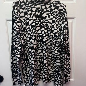 Black/beige turtleneck sweater.